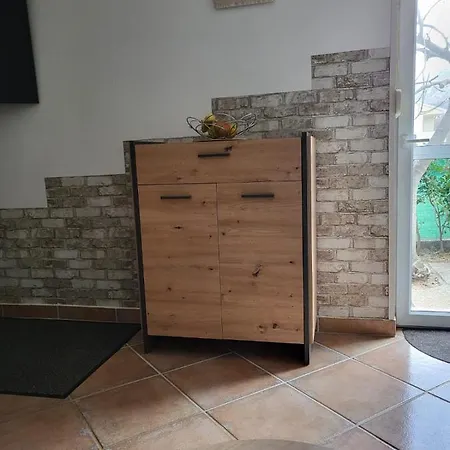 Apartman Aja - Kuca Sa Vrtom
