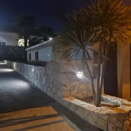 Apartment Aja - Kuca Sa Vrtom *