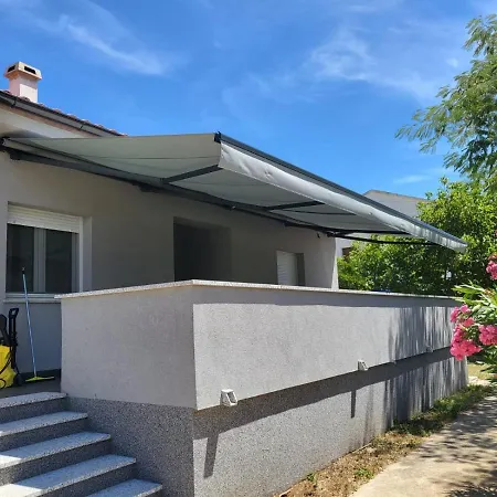 Apartment Aja - Kuca Sa Vrtom *